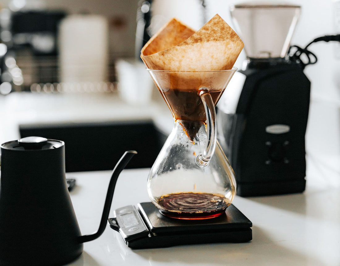 コーヒードリッパーの選び方とおすすめ：美味しい一杯を叶える器具のすべて